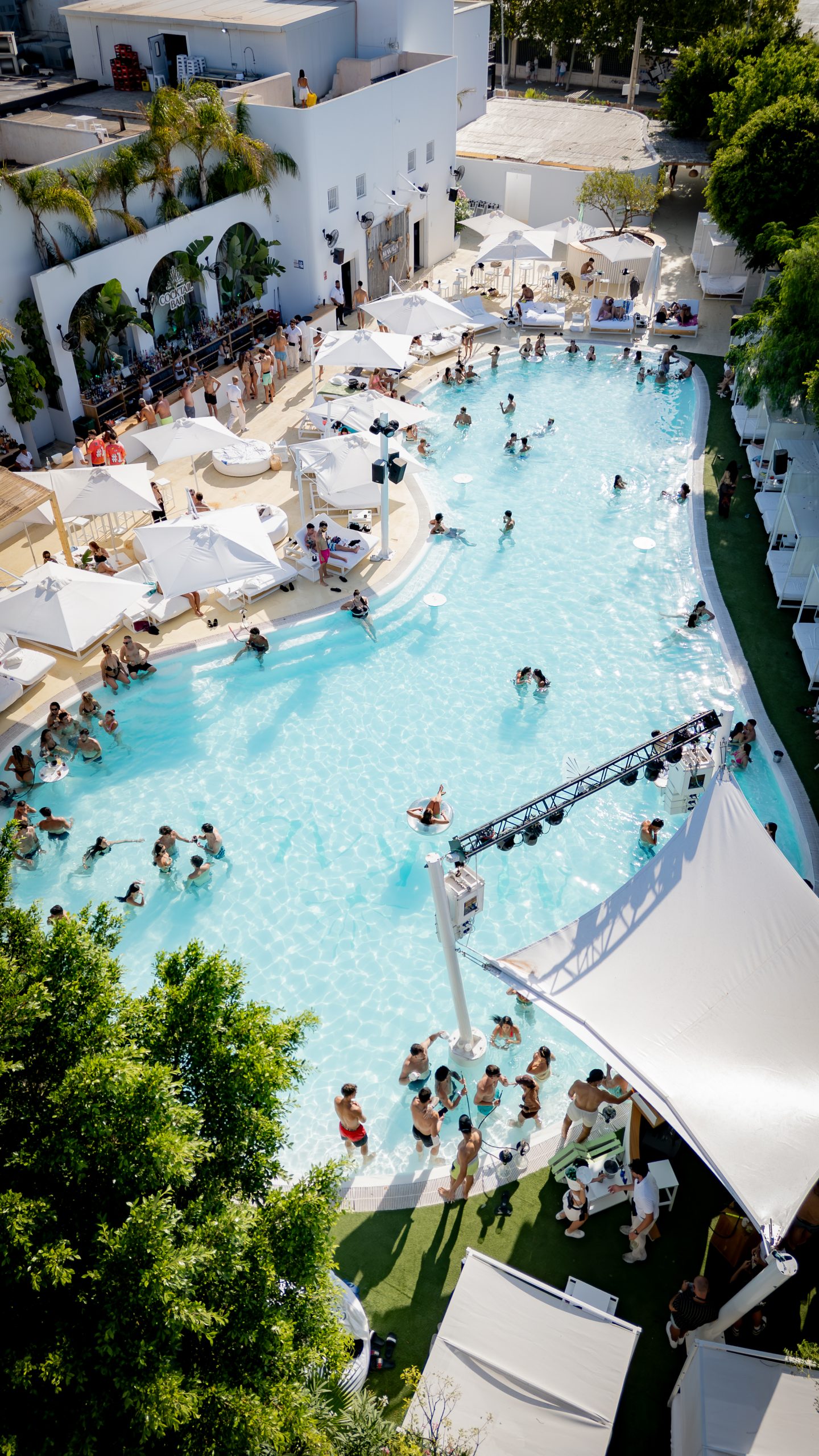 Makala Beach Club